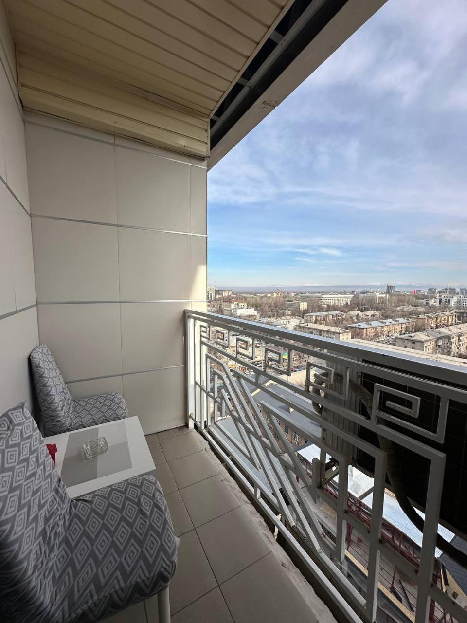 Apartment With City View On Sydykova St. 123 Bichkek Extérieur photo